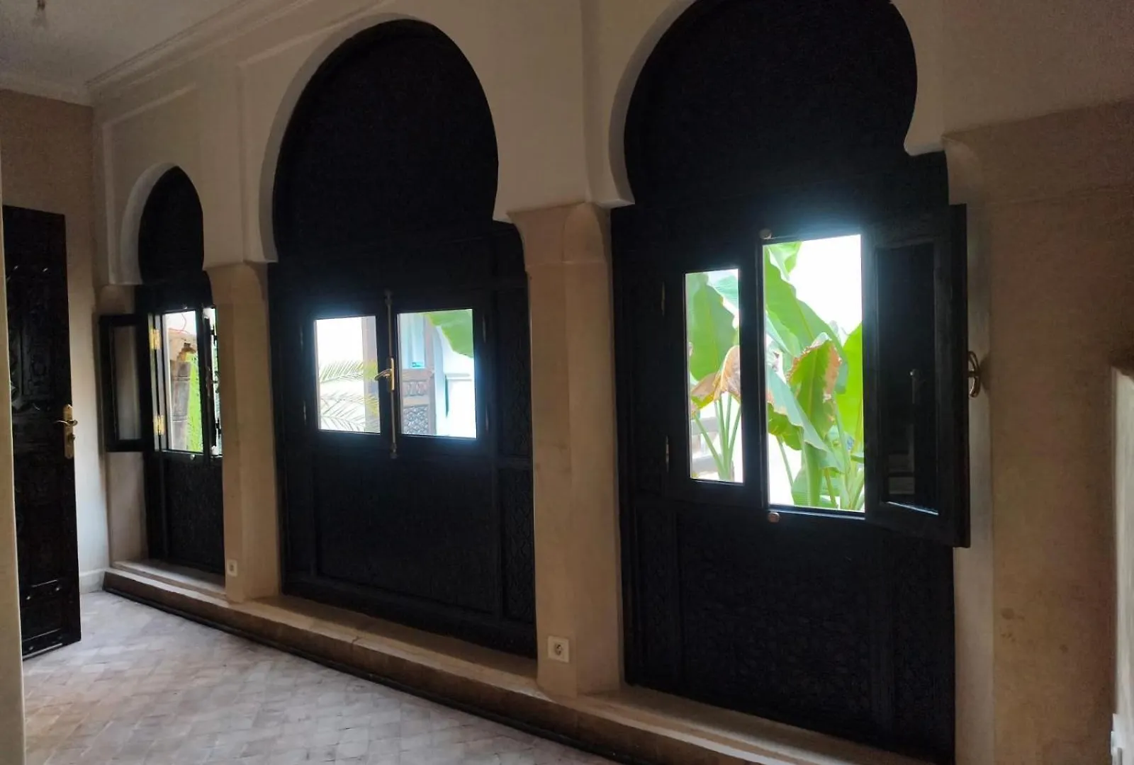 ***  Riad Bamileke Marrakesh Marruecos